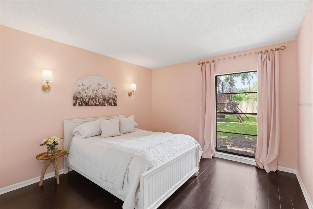 4221 Water Oaks Lane, Tampa, FL 33618 Photo