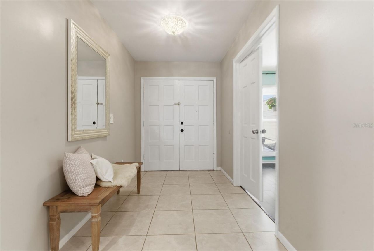 4221 Water Oaks Lane, Tampa, FL 33618 Photo