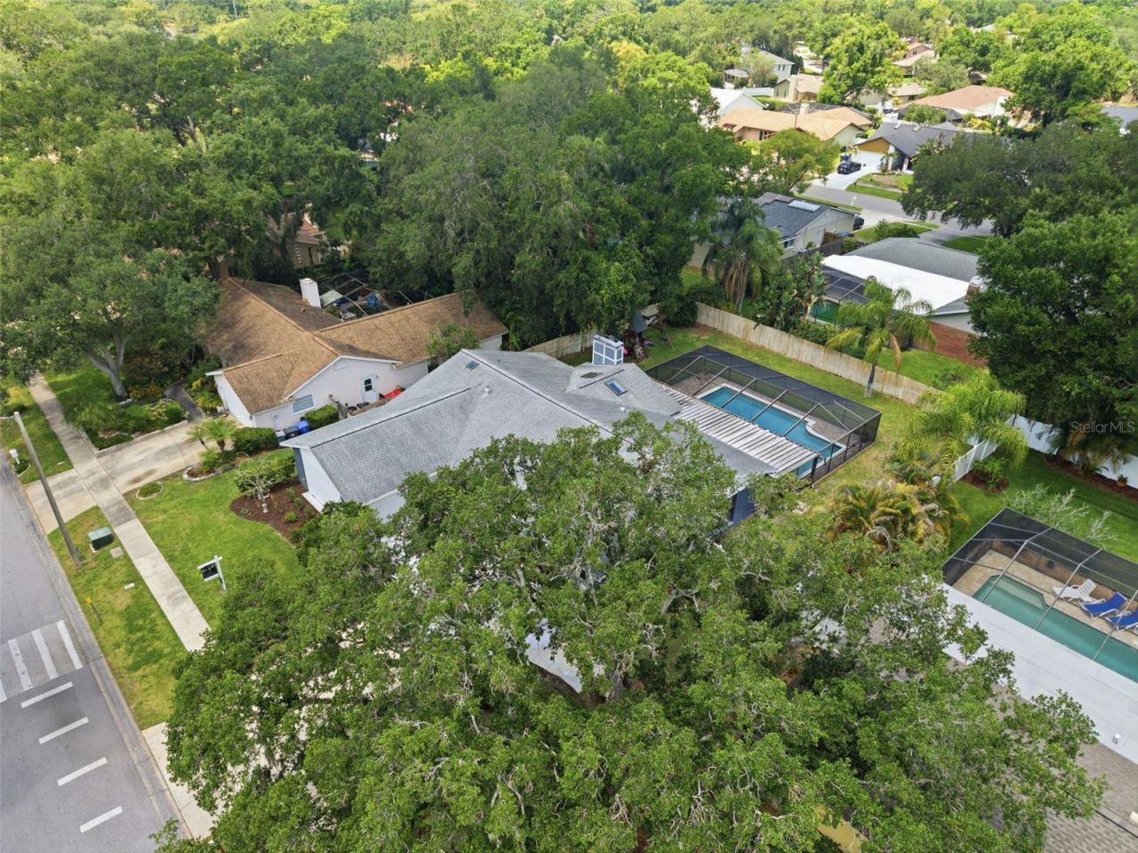4221 Water Oaks Lane, Tampa, FL 33618 Photo
