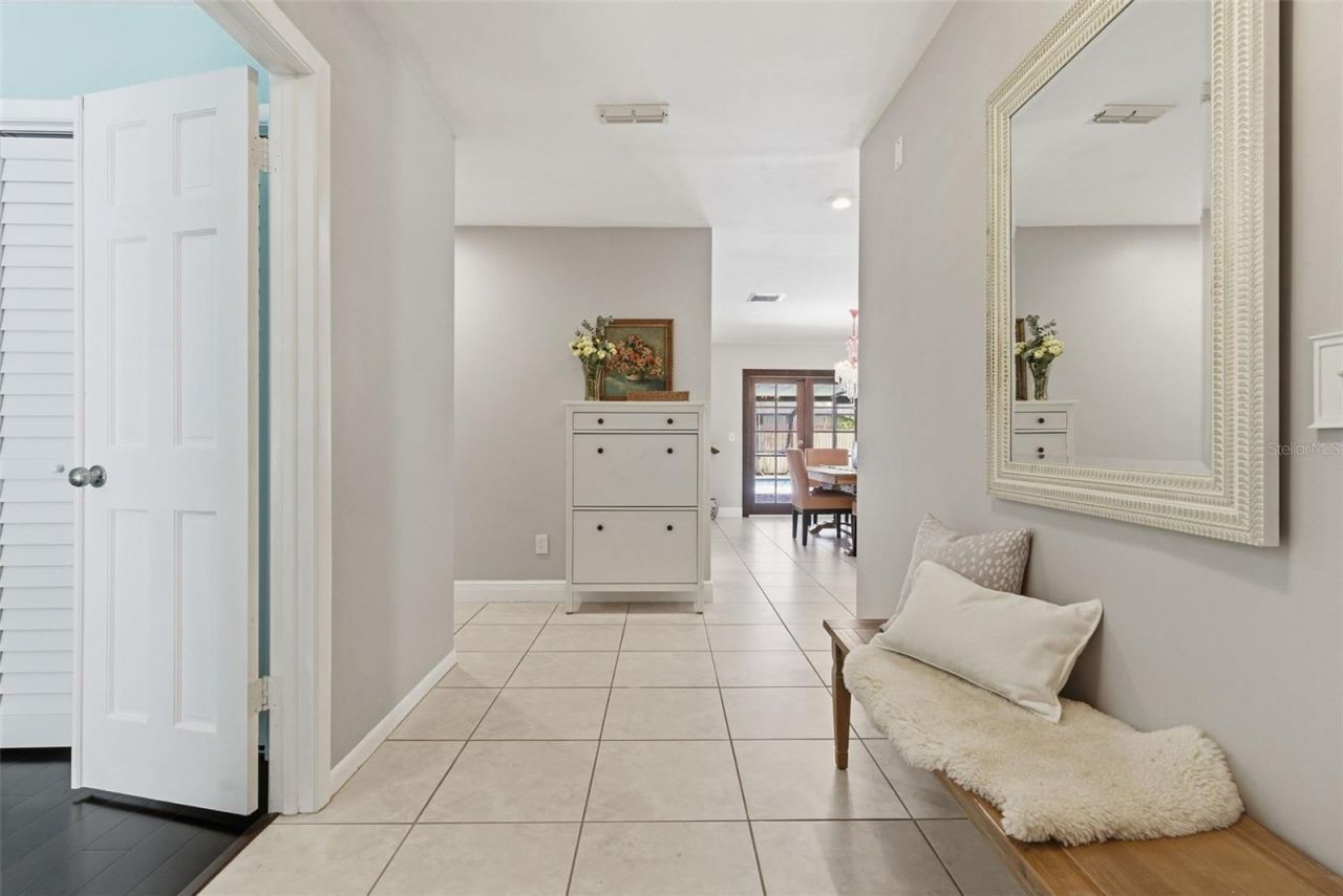 4221 Water Oaks Lane, Tampa, FL 33618 Photo