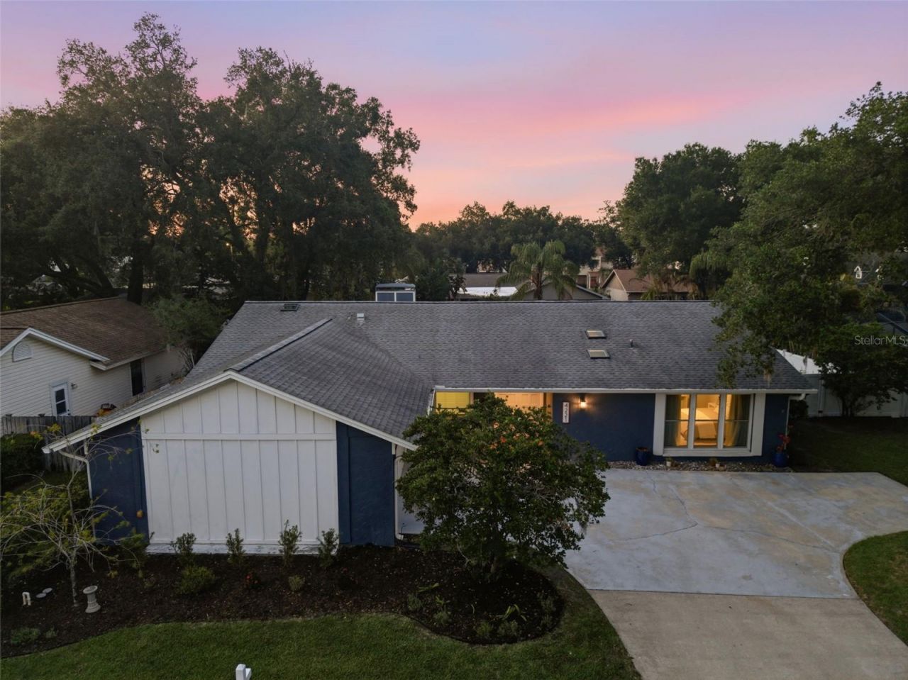 4221 Water Oaks Lane, Tampa, FL 33618 Photo