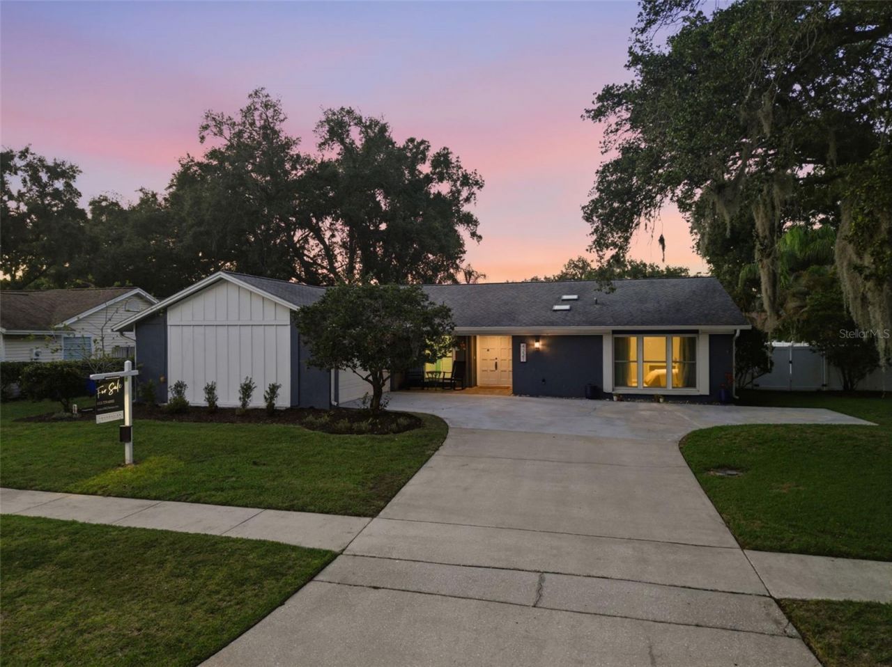 4221 Water Oaks Lane, Tampa, FL 33618 Photo