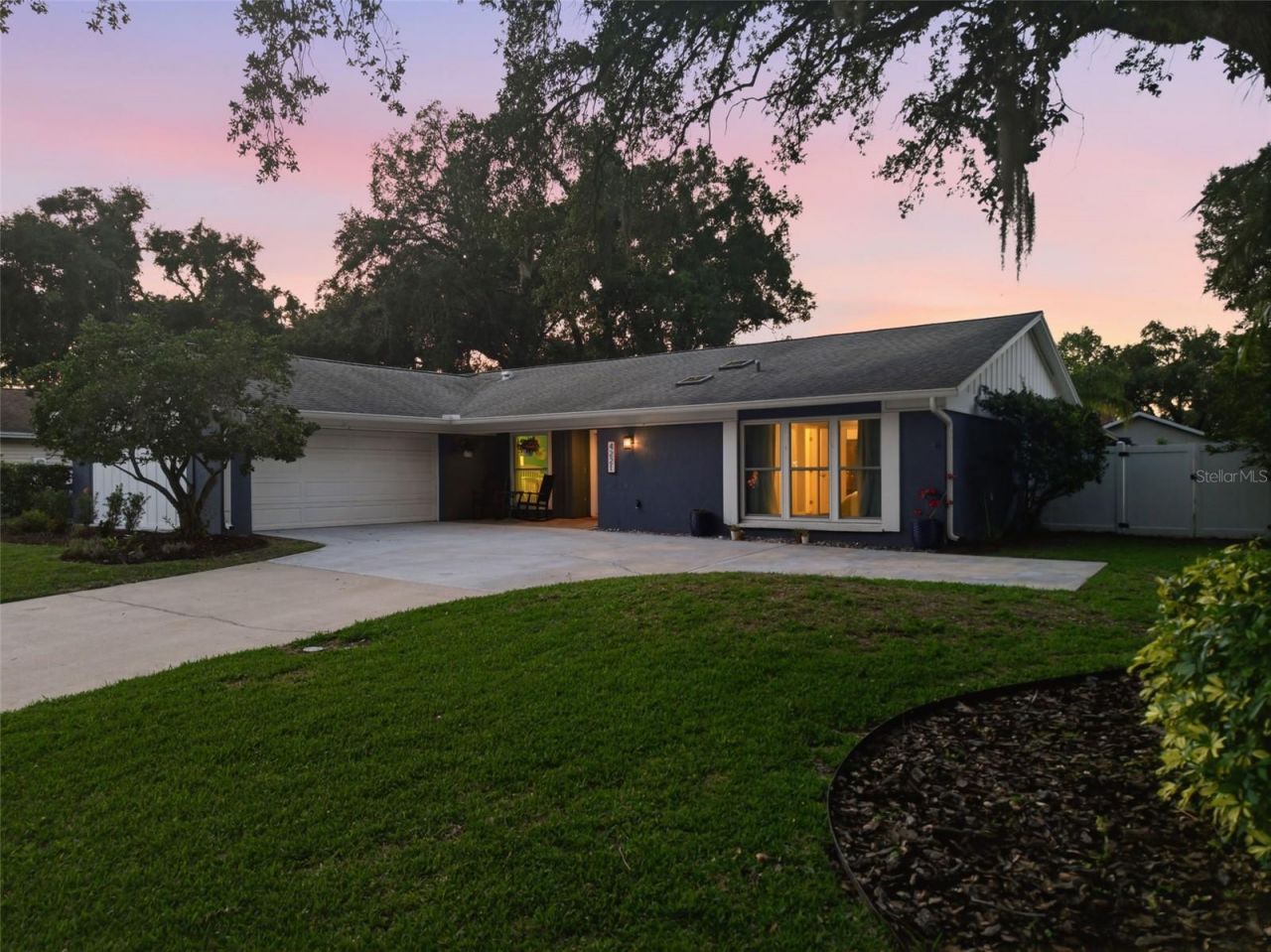 4221 Water Oaks Lane, Tampa, FL 33618 Photo
