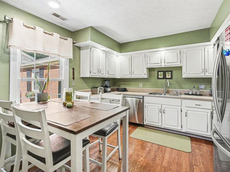 1326 Pennsbury Drive, Unit 20, Green Township, OH 45238 Photo 5