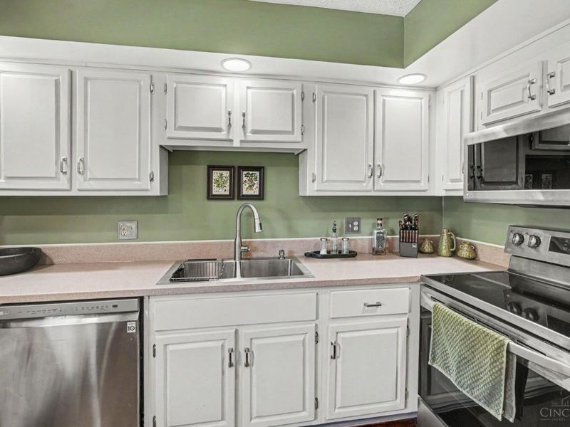 1326 Pennsbury Drive, Unit 20, Green Township, OH 45238 Photo 6