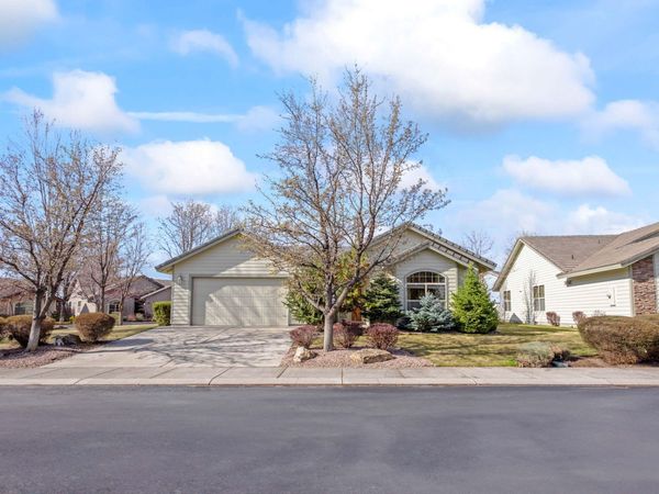 1726 NW Cliff Side Way, Redmond, OR 97756