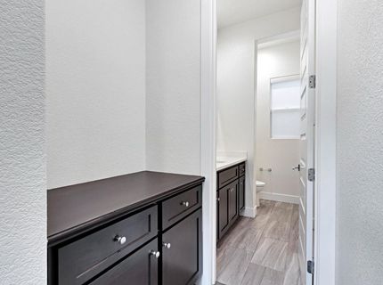 3243 Dullanty Way, Sacramento, CA 95816 Photo