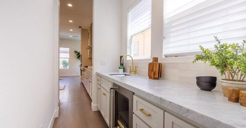 3243 Dullanty Way, Sacramento, CA 95816 Photo