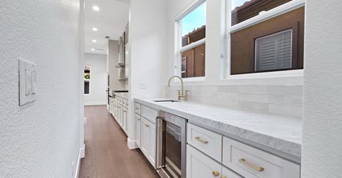 3243 Dullanty Way, Sacramento, CA 95816 Photo