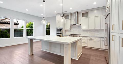 3243 Dullanty Way, Sacramento, CA 95816 Photo