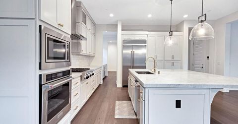 3243 Dullanty Way, Sacramento, CA 95816 Photo