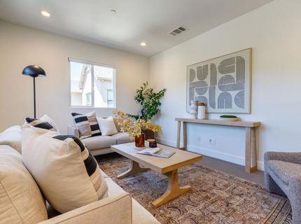 3243 Dullanty Way, Sacramento, CA 95816 Photo