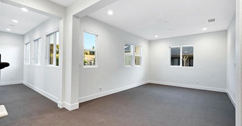 3243 Dullanty Way, Sacramento, CA 95816 Photo