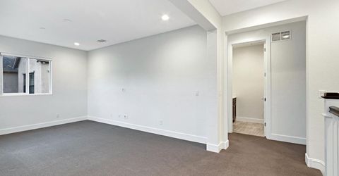 3243 Dullanty Way, Sacramento, CA 95816 Photo
