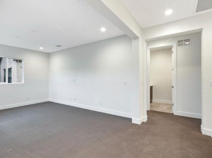 3243 Dullanty Way, Sacramento, CA 95816 Photo