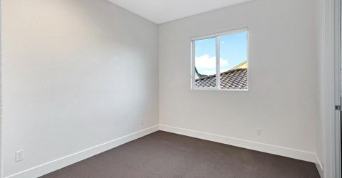 3243 Dullanty Way, Sacramento, CA 95816 Photo