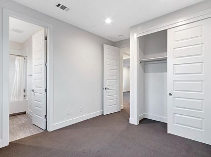 3243 Dullanty Way, Sacramento, CA 95816 Photo