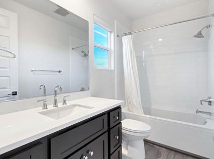 3243 Dullanty Way, Sacramento, CA 95816 Photo