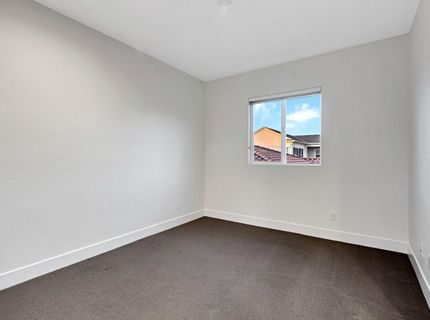 3243 Dullanty Way, Sacramento, CA 95816 Photo