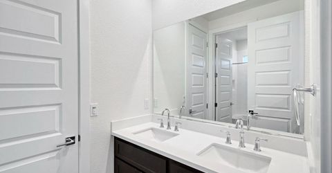 3243 Dullanty Way, Sacramento, CA 95816 Photo
