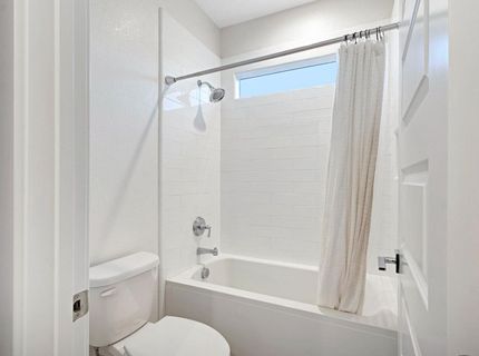 3243 Dullanty Way, Sacramento, CA 95816 Photo