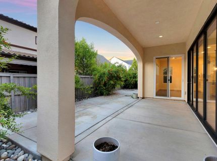 3243 Dullanty Way, Sacramento, CA 95816 Photo