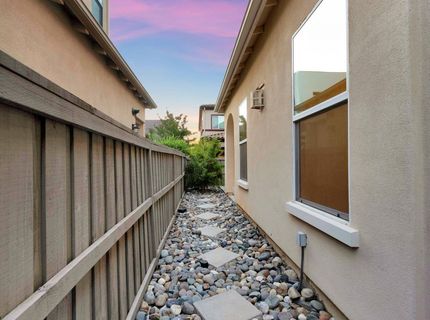 3243 Dullanty Way, Sacramento, CA 95816 Photo