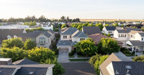 3243 Dullanty Way, Sacramento, CA 95816 Photo