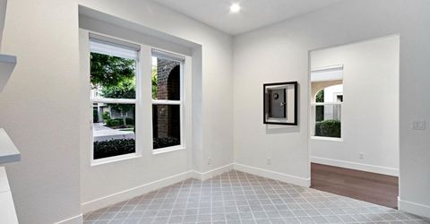 3243 Dullanty Way, Sacramento, CA 95816 Photo