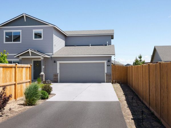 3400 NW 11th Court, Redmond, OR 97756