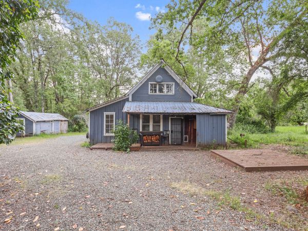 441 Tunnel Road, Glendale, OR 97442