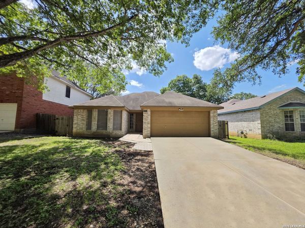 8423 Branch Hollow, Universal City, TX 78148