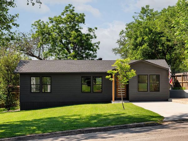 337 W MERRIWEATHER ST, New Braunfels, TX 78130