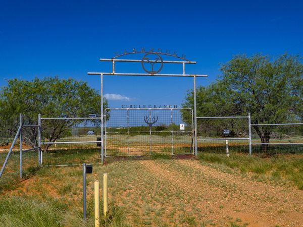 000 Vesper, Cotulla, TX 78014