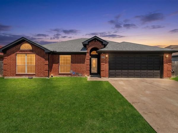 2106 Hickory Wood Trail, Arlington, TX 76018