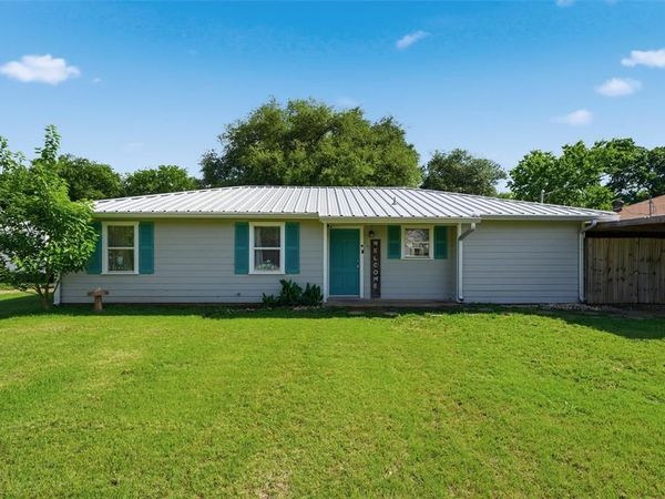 103 Mooney Avenue, Oglesby, TX 76561
