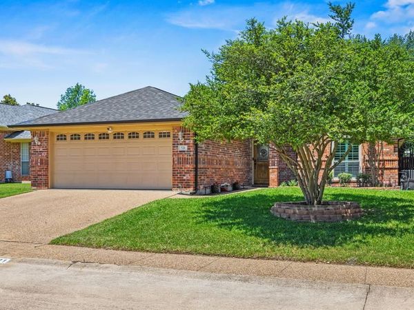721 Dogwood Lane, Waxahachie, TX 75165