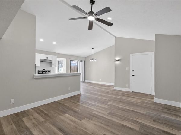 6038 Dooley Drive, The Colony, TX 75056