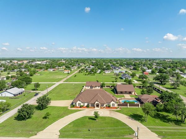 400 E Spurgeon Street , Itasca, TX 76055