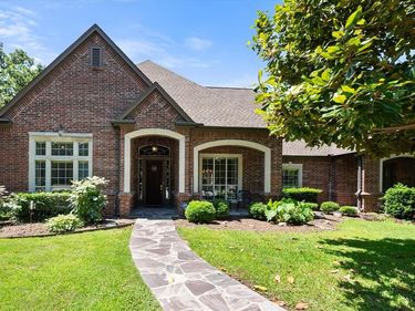 6100 Forest River Drive, Fort Worth, TX 76112