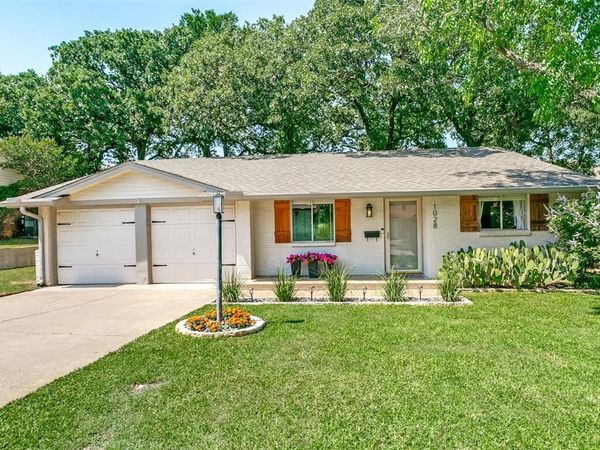 1028 Meadowbrook Drive, Grapevine, TX 76051