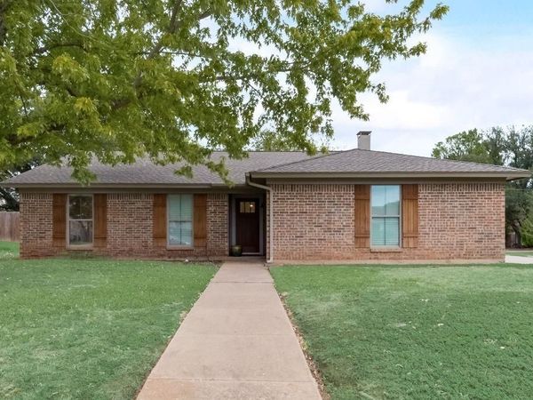 1225 Augusta Road, Benbrook, TX 76126