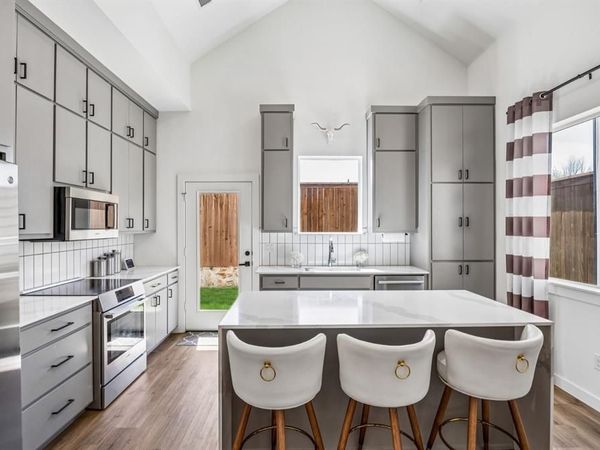 1313 Tillery Court, Grapevine, TX 76051