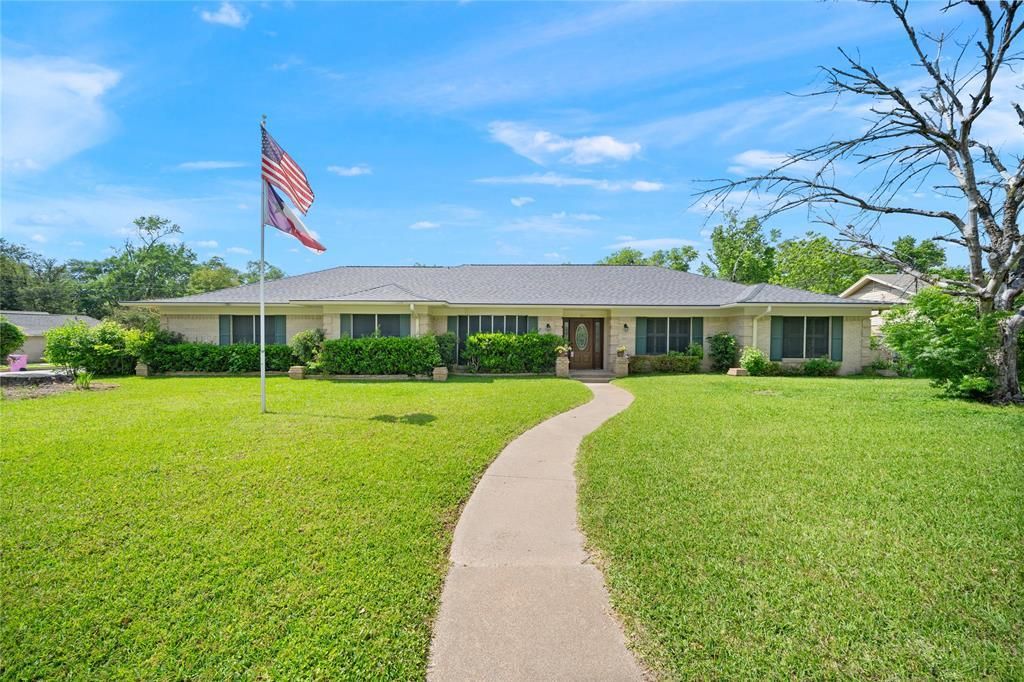 811 Trenton Drive, Tyler, TX 75703 Main Photo