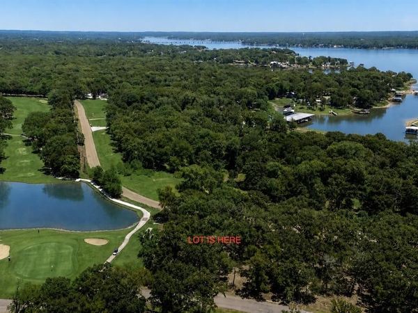 236 Colonial Ln., Mabank, TX 75156