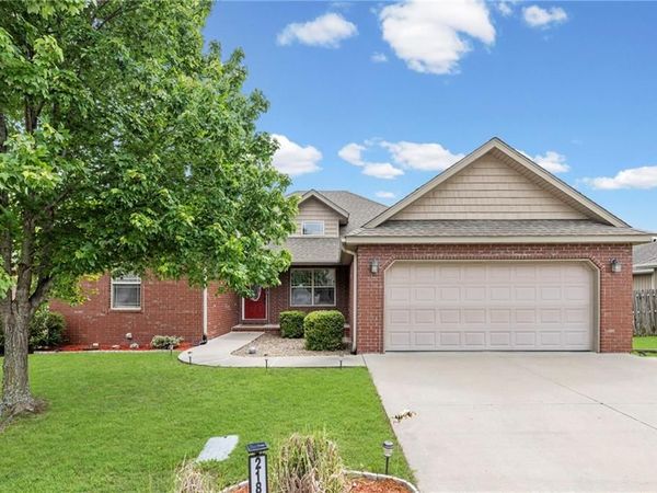 21811 LOMBARDO Lane, Peculiar, MO 64078