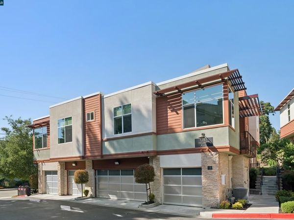 1247 Walker Avenue, Unit 2, Walnut Creek, CA 94596