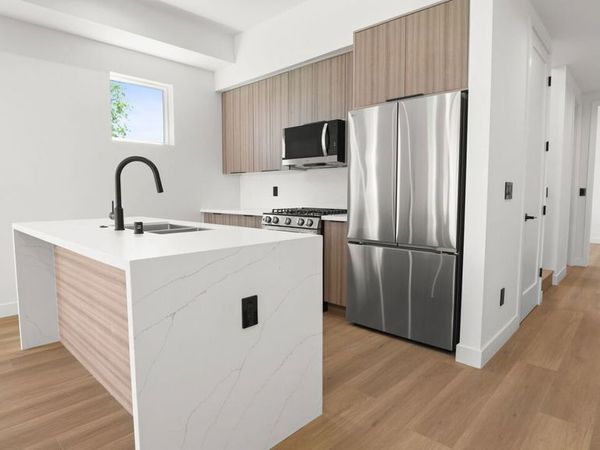 10842 Peach Grove Street, Unit 1/4, North Hollywood, CA 91601