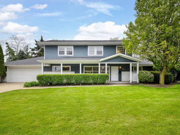 532 Ranch Road , Wheaton, IL 60187