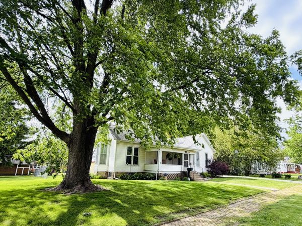 607 N Plum Street , Farmer City, IL 61842